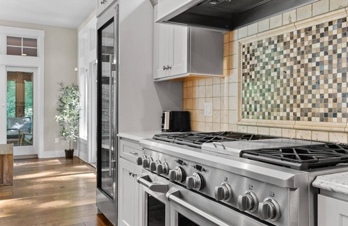 Plymouth House | 4BR Villa on 25 Acres – 10min to Road America Fire Pit & Chef’s Kitchen
