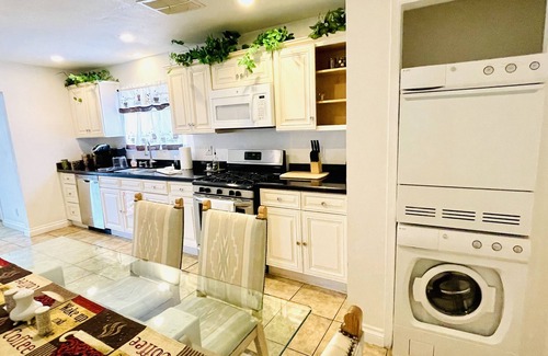 Beverly Green House | 4BRHouse,LasVegas,Strip,LVCC,pet-friendly,Sale,BestSpot,september,love,wifi