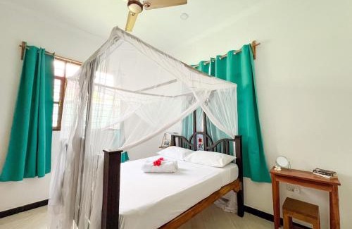 Pingwe Apartment | 4min to beach & The Rock - Milkyway View at Night - 4 Bedroom option has an Outdoor Cinema