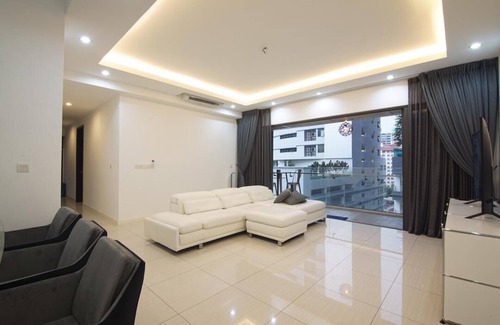 Kuala Lumpur Apartment | 4R3B Ultra Modern The Elements Condo Ampang hosted by TJ's Speakeasy