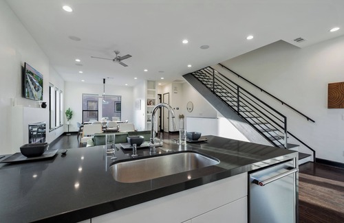 Cedars House | 4story Townhome with Dallas Views
