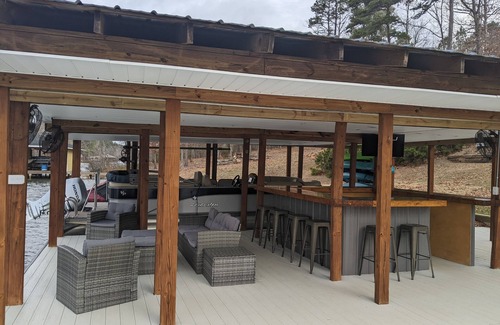 Littleton House | 4th of July week available! Amazing Waterfront home w/Hot Tub in Quiet Cove.