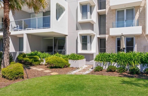 Hawks Nest Apartment | 5/13-15 Beach Road, Hawks Nest