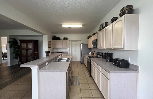 Briargrove House | 5/4 Pool Home With THREE Master Suites In Coveted Windwood Bay Community
