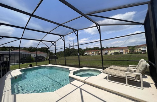 Briargrove House | 5/4 Pool Home With THREE Master Suites In Coveted Windwood Bay Community