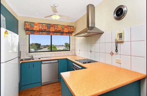 Goolwa South House | 5 Barrage Rd - Riverfront holiday home overlooking the bird sanctuary