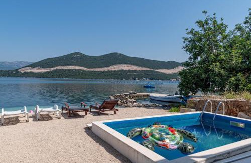 Putnikovic Villa | 5* Beachfront Villa Olive Mill