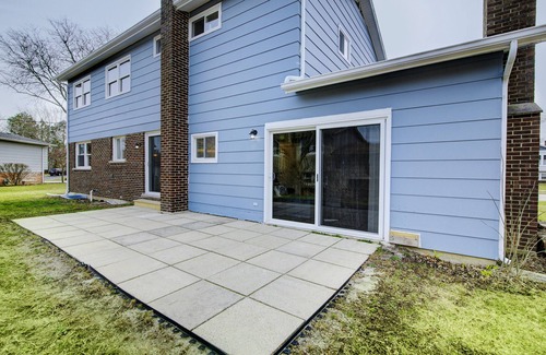 Arlington Heights House | 5 Bed/2.5 Bath Home in Arlington Heights - Close to Airport, shopping