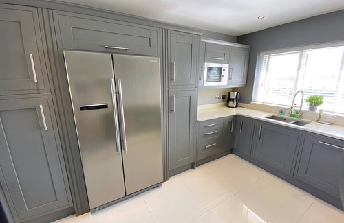 Constantine Bay House | 5 bed, 3 bath detached holiday home close to Constantine Bay beach with parking