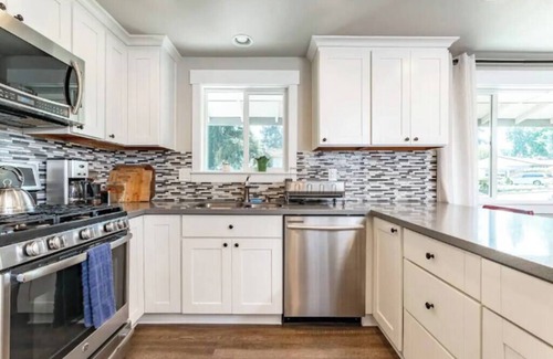Starcrest House | 5 bed/3 bath with Game Room!