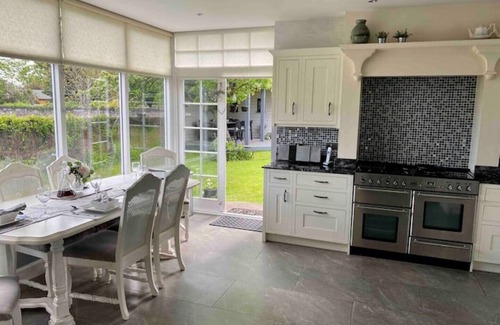 Fisherrow House | 5 bed Detached, Classic & Modern House With Garden Summer Room