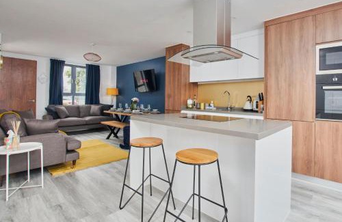 Failsworth Apartment | 5-Bed House - Perfect for Groups & Families