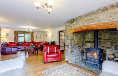Christchurch House | 5 Bed in Bampton GRACI