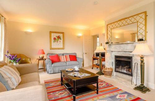 West Compton House | 5 Bed in Litton Cheney 78462