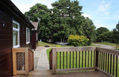 Lairg House | 5 bed modern lakeside cottage NC500