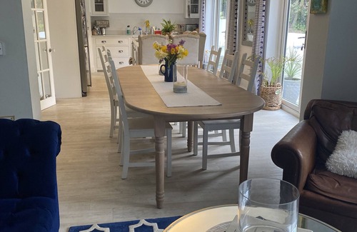 Poole House | 5 Bed New England style Home five minutes from Sandbanks Beach + The New Forest
