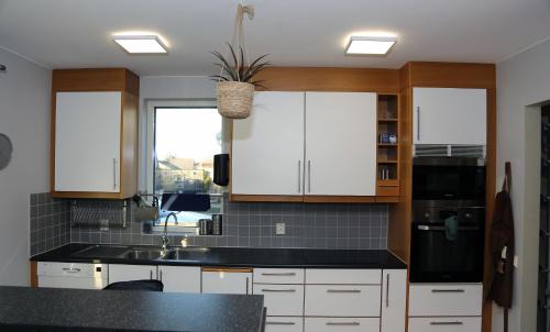 Soder Villa | 5-Bed-Rooms House with Jacuzzi, Free Parking, and 2 Toilets-Bath in Malmö