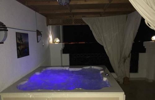 Ras Nasrani House | 5 Bedroom Villa with Private Swimming Pool