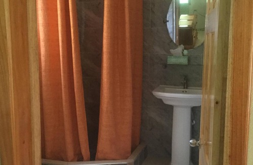 Crane corner House | 5 bedroom 5 bath sleeps 10 ..