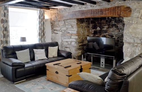 Trawsfynydd Cottage | 5 bedroom accommodation in Trawsfynydd, near Blaenau Ffestiniog