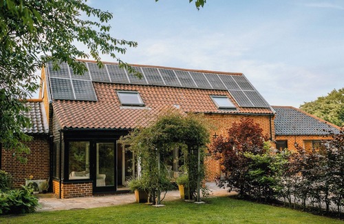 Little Fransham Cottage | 5 bedroom accommodation in Little Fransham