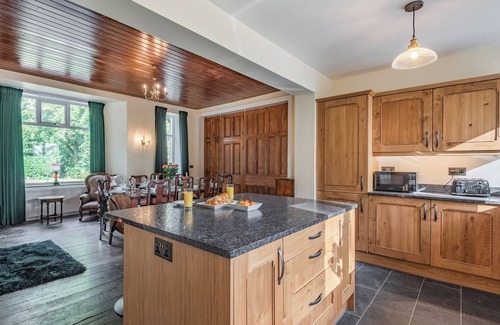 Cwmtirmynach Cottage | 5 bedroom accommodation in Cerrigydrudion