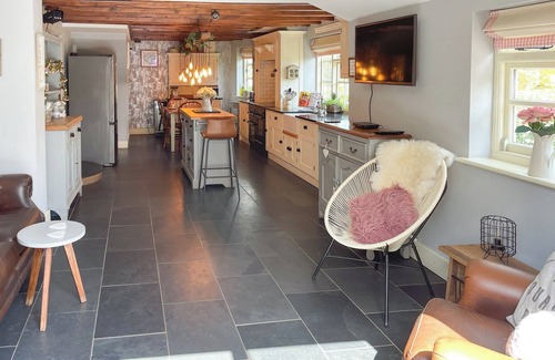 Hinstock Cottage | 5 bedroom accommodation in Hinstock, near Market Drayton