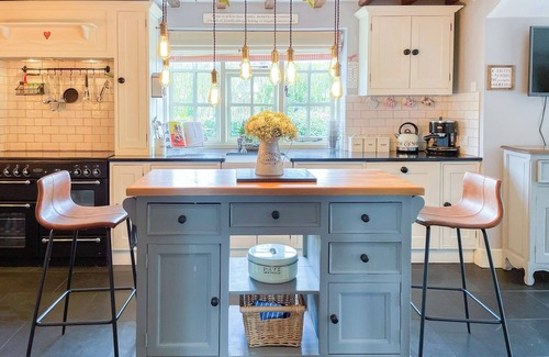 Hinstock Cottage | 5 bedroom accommodation in Hinstock, near Market Drayton