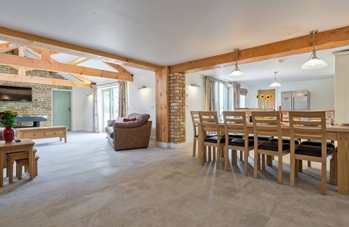 East Barkwith Cottage | 5 bedroom accommodation in East Barkwith, near Market Rasen