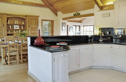 Saint Clears Cottage | 5 bedroom accommodation in St Clears, near Laugharne
