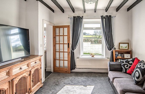 Banc-y-felin Cottage | 5 bedroom accommodation in Llangynog, near Llansteffan