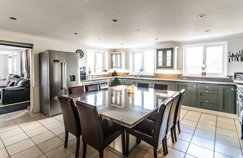 Banc-y-felin Cottage | 5 bedroom accommodation in Llangynog, near Llansteffan