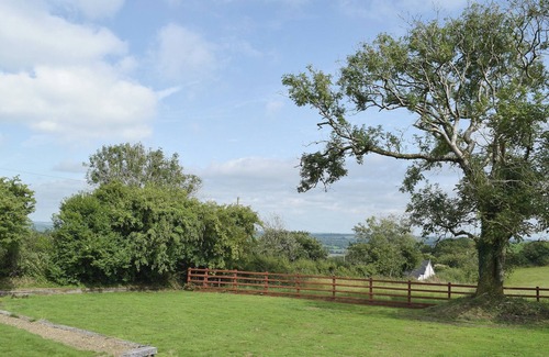 Whitland Cottage | 5 bedroom accommodation in Glandwr, near Narbeth