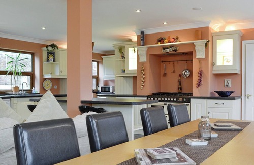 Aberdare Cottage | 5 bedroom accommodation in Penderyn, near Merthyr Tidfil