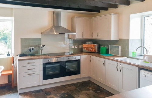 Llanfaethlu Cottage | 5 bedroom accommodation in Llanfaethlu, Anglesey