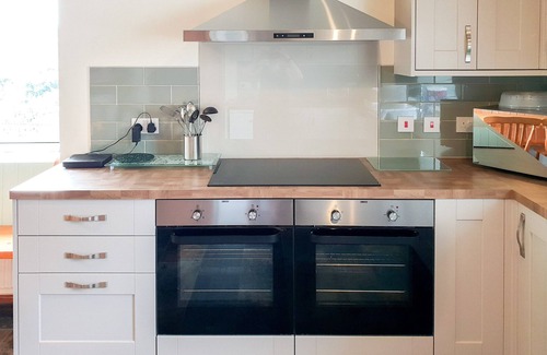 Llanfaethlu Cottage | 5 bedroom accommodation in Llanfaethlu, Anglesey