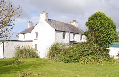 Llanfaethlu Cottage | 5 bedroom accommodation in Llanfaethlu, Anglesey