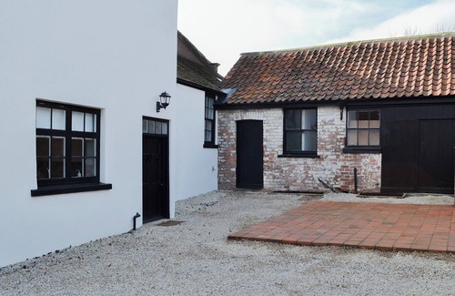 Muston Cottage | 5 bedroom accommodation in Muston, near Filey