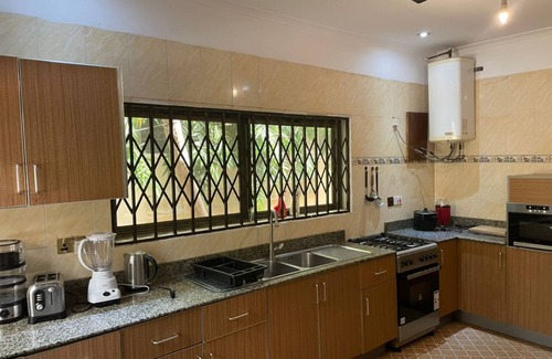 East Legon House | 5 Bedroom Apartment in Ghana, Accra, East Legon, Adjiringanor