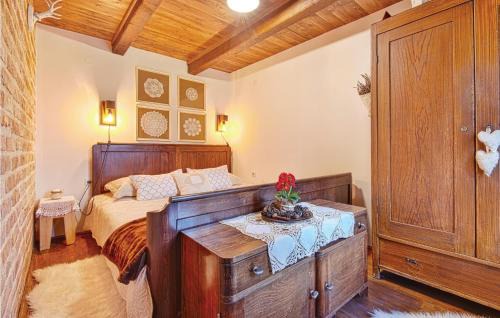 Mozenec House | 5 Bedroom Awesome Home In Novi Marof