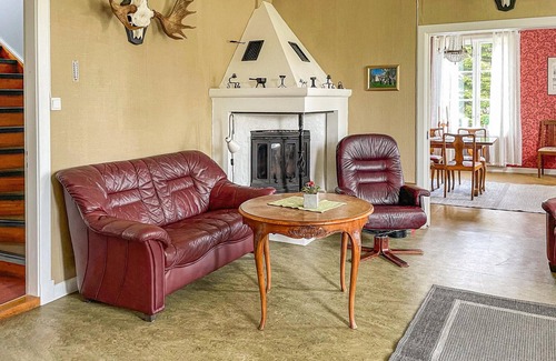 Varmland County House | 5 bedroom beautiful home in Juskog Husa