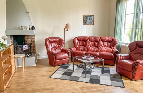 Varmland County House | 5 bedroom beautiful home in Juskog Husa