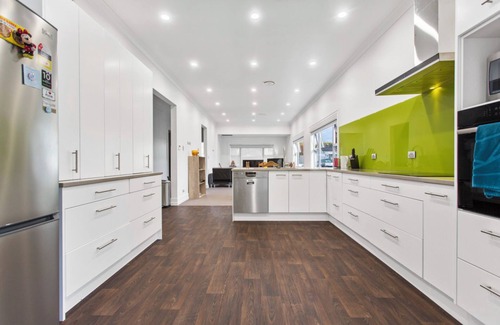 Greenlane - Ellerslie House | 5-Bedroom Central Auckland Retreat