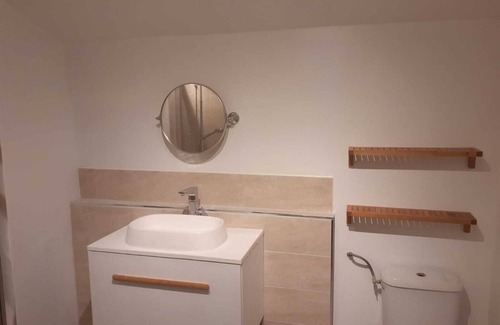 Oulmes Other | 5 Bedroom Farmhouse sleeps 12/14, central heating, open fireplace