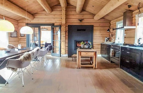 Tynset House | 5 bedroom gorgeous home in Tynset