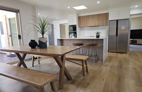 Theodore House | 5 Bedroom Hilltop house, 3.5 Bathrooms, Wifi