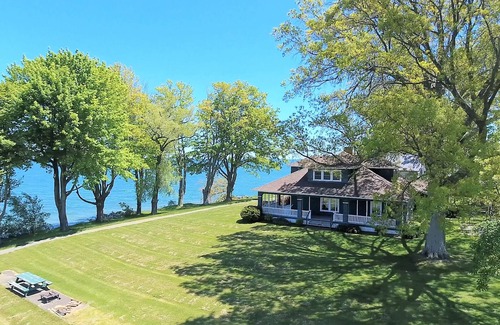 Fancher House | 5 Bedroom Historic Ontario Lakefront Home -The Cottages At Troutburg