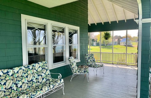 Fancher House | 5 Bedroom Historic Ontario Lakefront Home -The Cottages At Troutburg