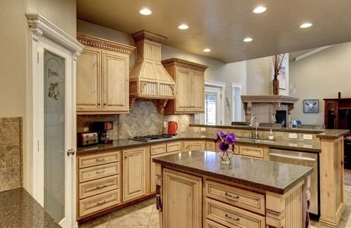 Torrey House | 5 Bedroom Home Near Capitol Reef National Park