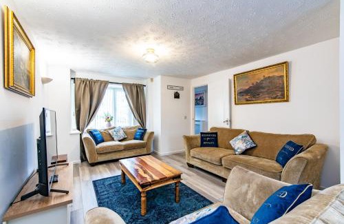 Giltbrook House | 5-Bedroom House in Central Nottingham - Sleeps 9